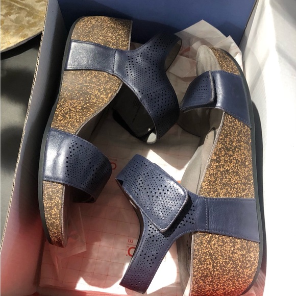 Abeo BIO (Built- In Orthotic ) System Sandals - Picture 5 of 7